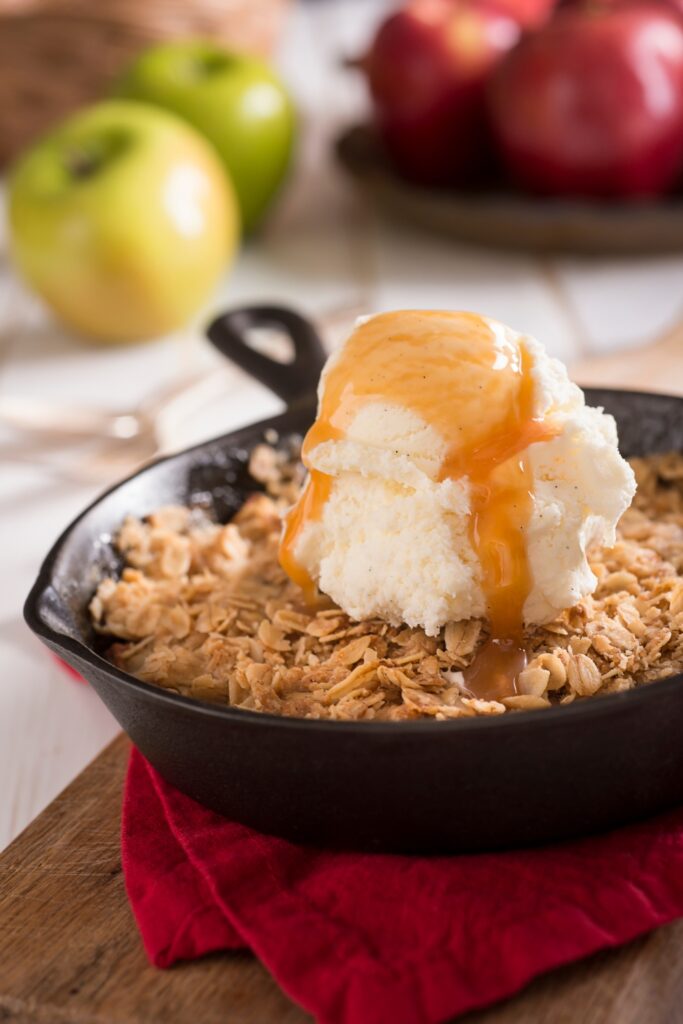 Apple Crisp Cheesecake