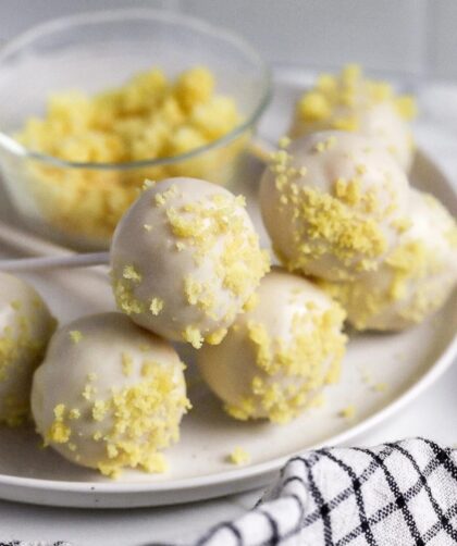 Lemon Cake Pops