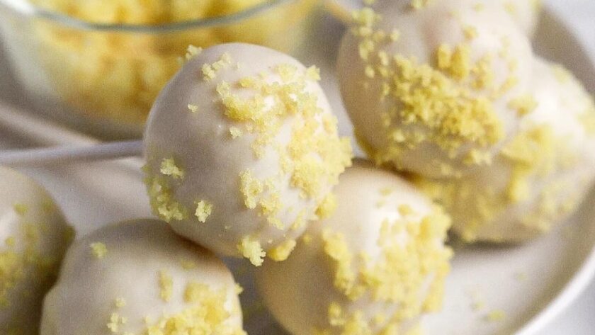 Lemon Cake Pops