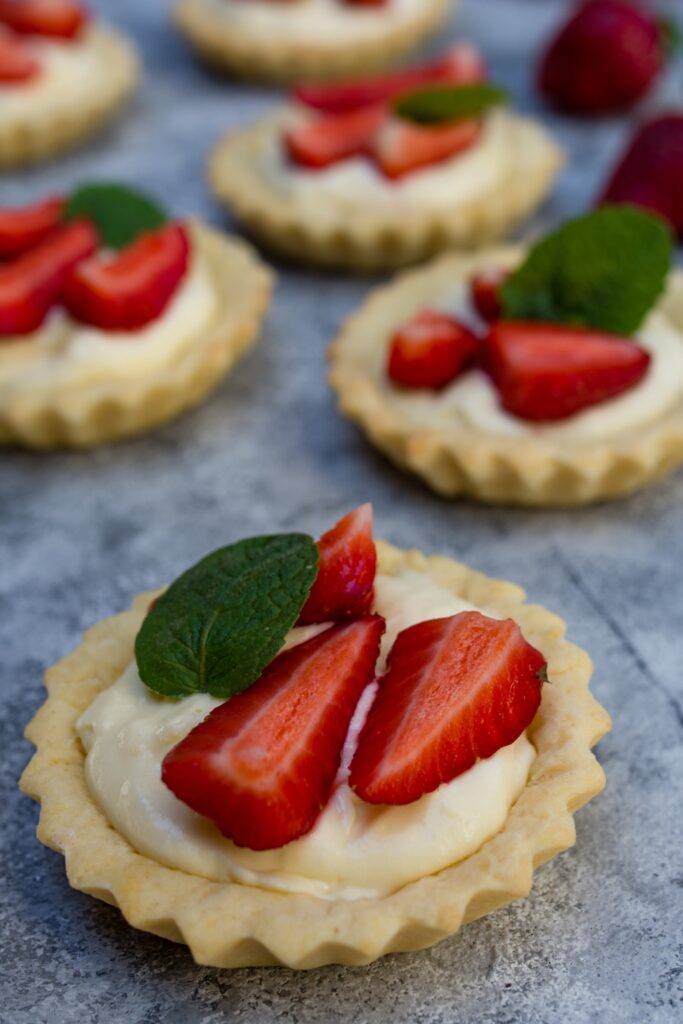 Strawberry Tarts Mini