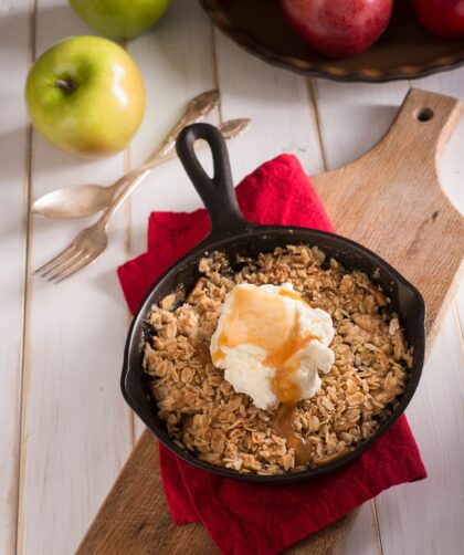 Apple Crisp Cheesecake