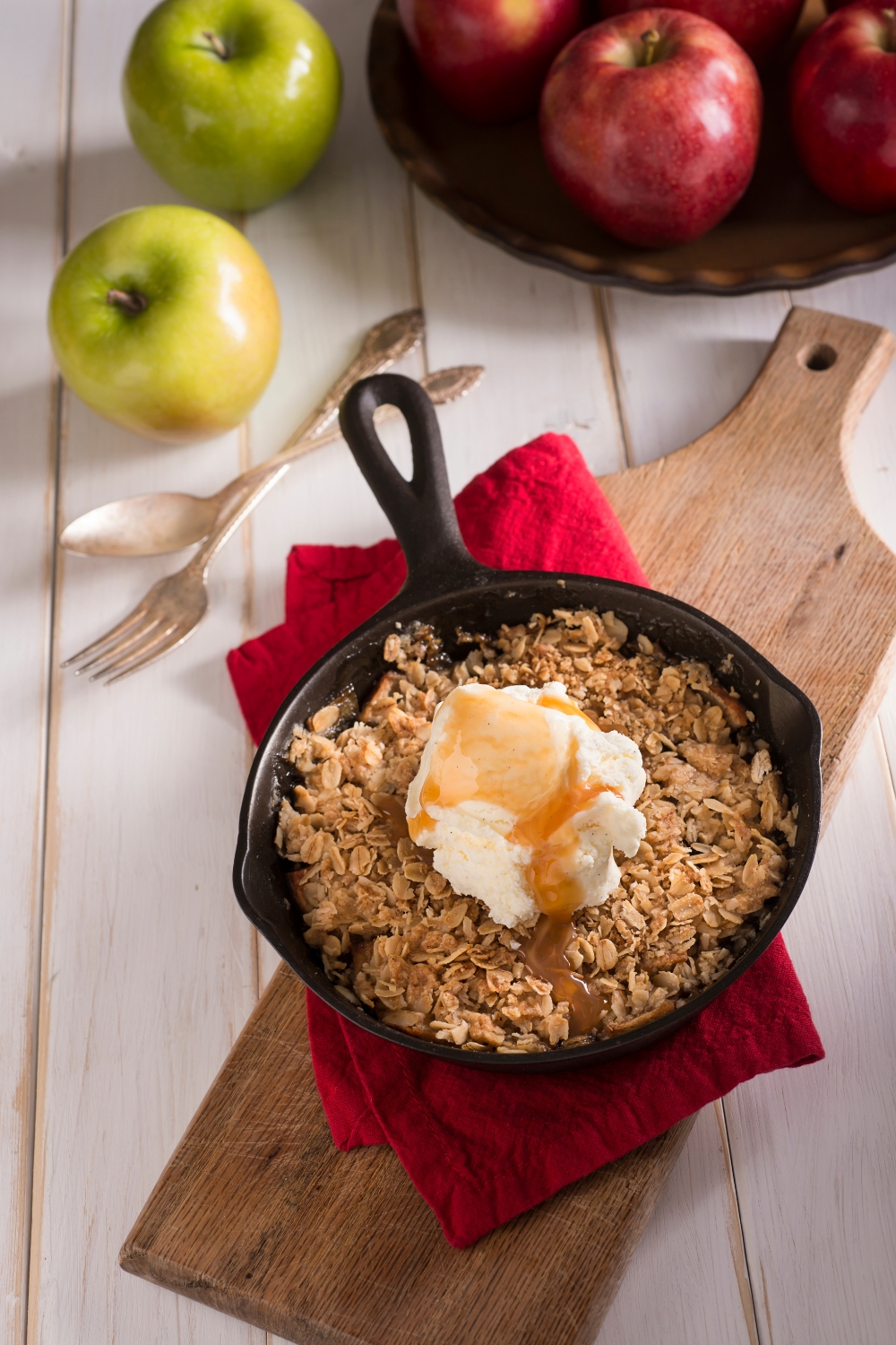 Apple Crisp Cheesecake