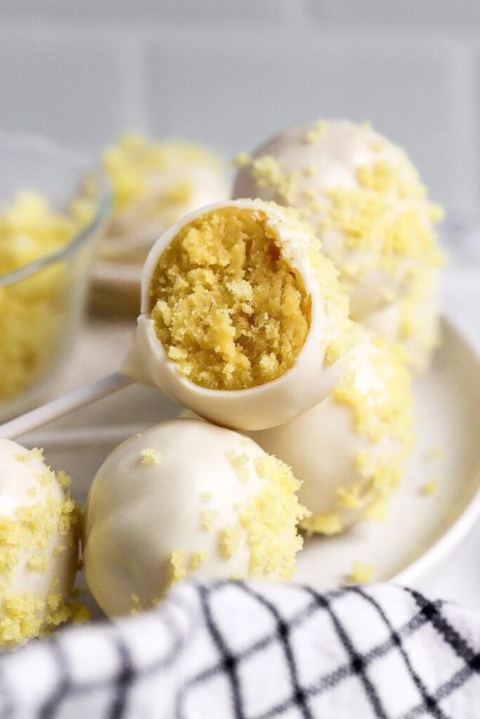 Lemon Cake Pops