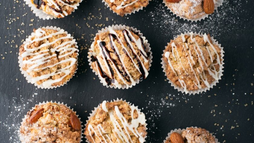 Apple Crisp Muffins