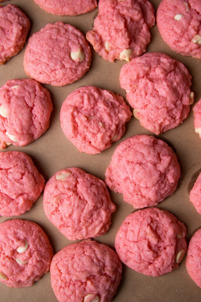 Strawberry Crumble Cookies