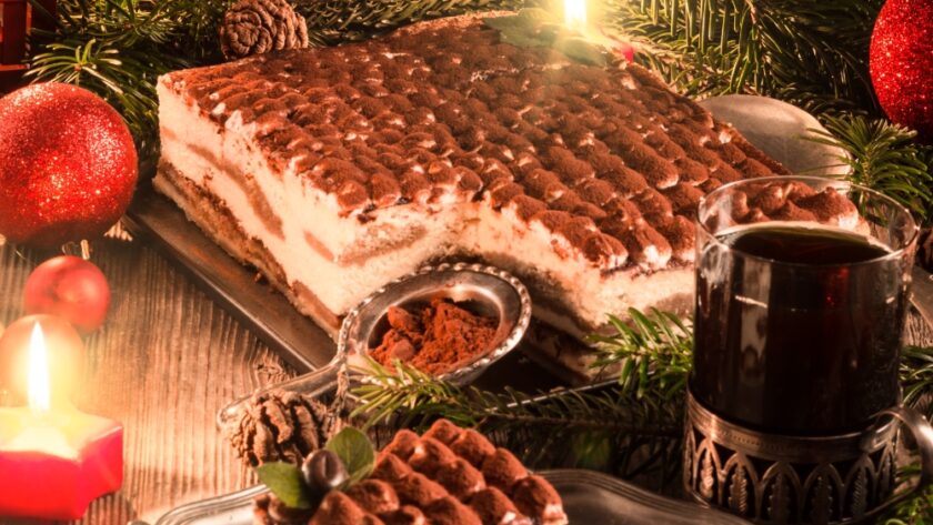 Christmas Tiramisu Cake