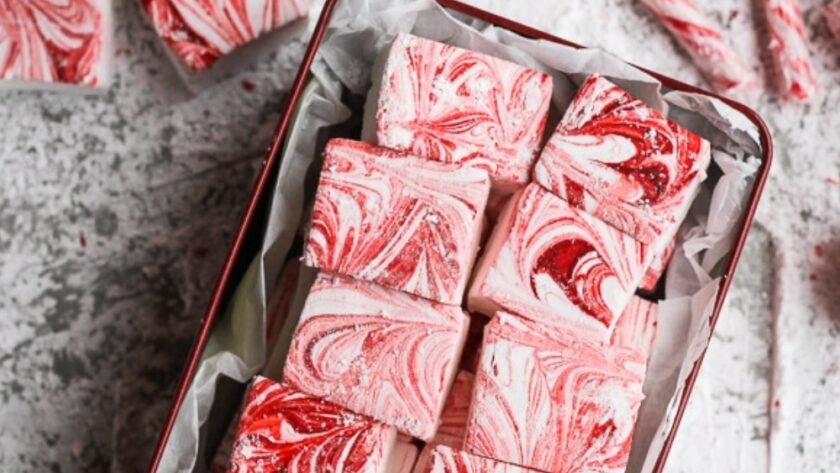 Christmas Peppermint Marshmallows