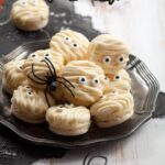 Halloween Mummy Macaroons