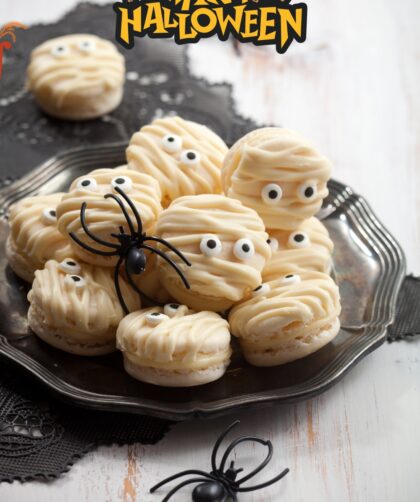 Halloween Mummy Macaroons