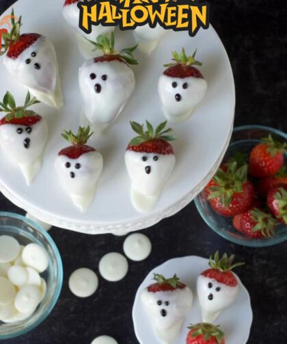 Halloween Strawberry Ghosts