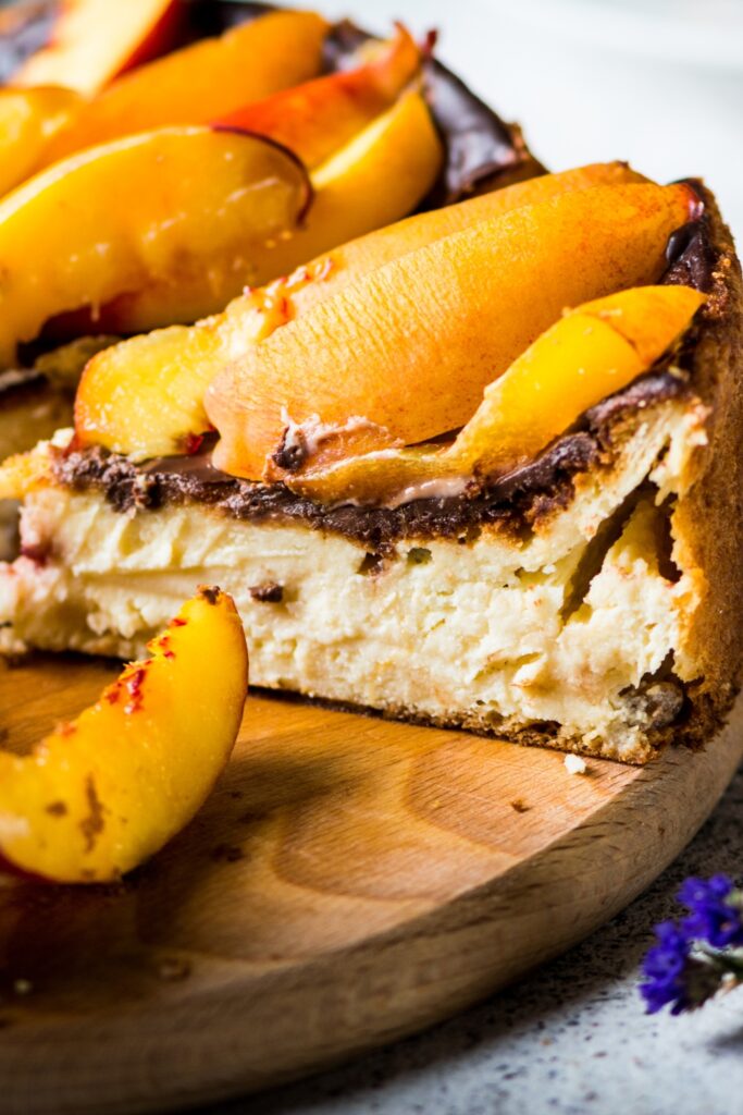 New York Cheesecake With Peaches