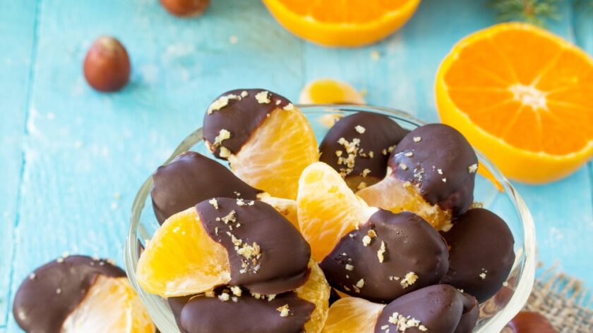 Chocolate-Dipped Tangerine Slices