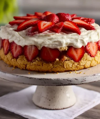 Strawberry Meringue Cake (Mostachon) Recipe