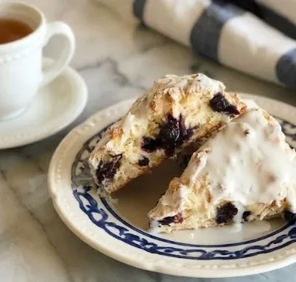 Pioneer Woman Blueberry Scones Wwith Vanilla Icing