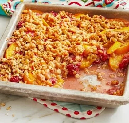 Pioneer Woman Peach-Raspberry Crisp