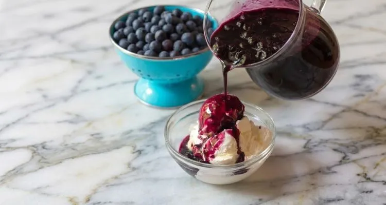 Pioneer Woman 2-Ingredient Blueberry Syrup